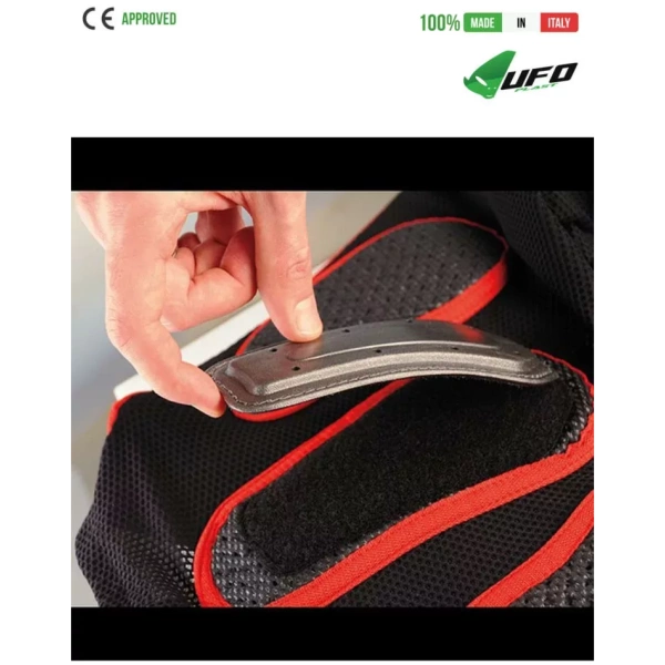 UFO PLAST Made in Italy – Gepolsterte Fahrradshorts mit Polsterung und Seitenschutz aus Kunststoff, ergonomische perforierte Polster, Rot Gepolsterte Shorts