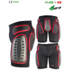 UFO PLAST Made in Italy - Shorts acolchados para hombre, protección de cadera, acolchado de plástico - Negro con rojo