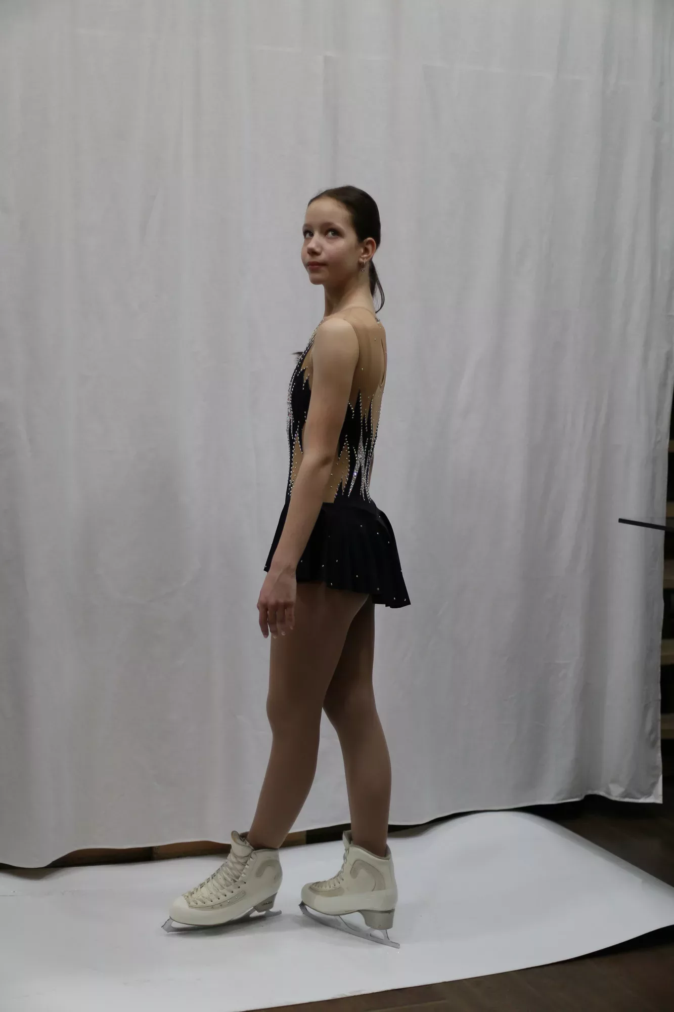 Robe de patinage artistique SGmoda Style : A24 / Noir Robes